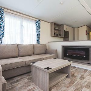 Super Deluxe Mobile Home Dog friendly